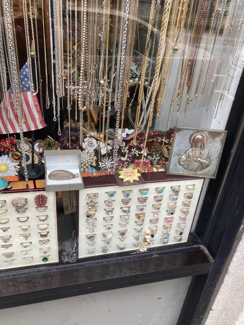 Dvin Jewelers | 201 Belmont St, Belmont, MA 02478, USA | Phone: (617) 484-5556