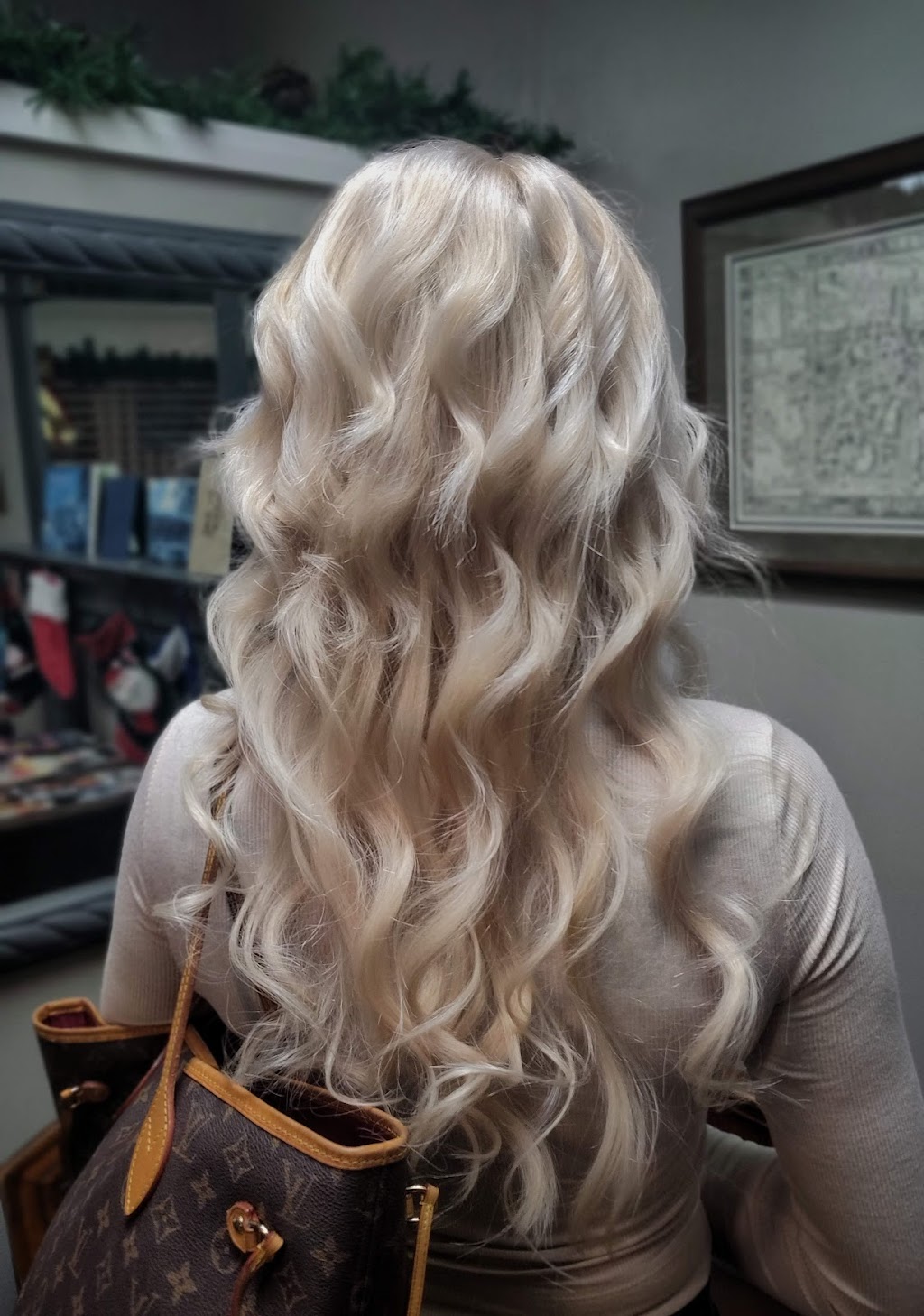 Bombshell Beauty | 244 E Sharon Rd, Cincinnati, OH 45246, USA | Phone: (513) 401-5578