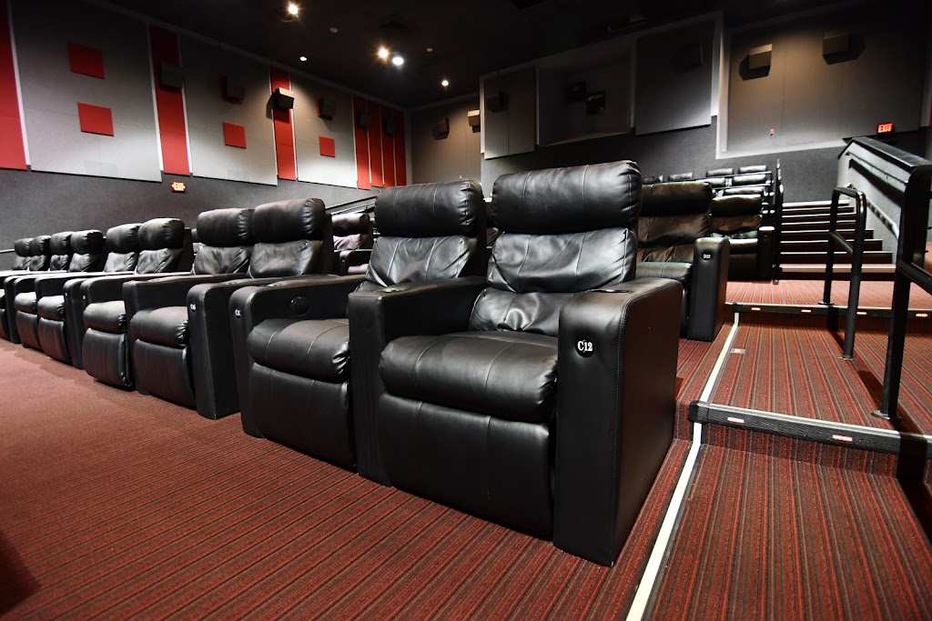 Showcase Cinema de Lux Broadway | 955 S Broadway, Hicksville, NY 11801, USA | Phone: (800) 315-4000