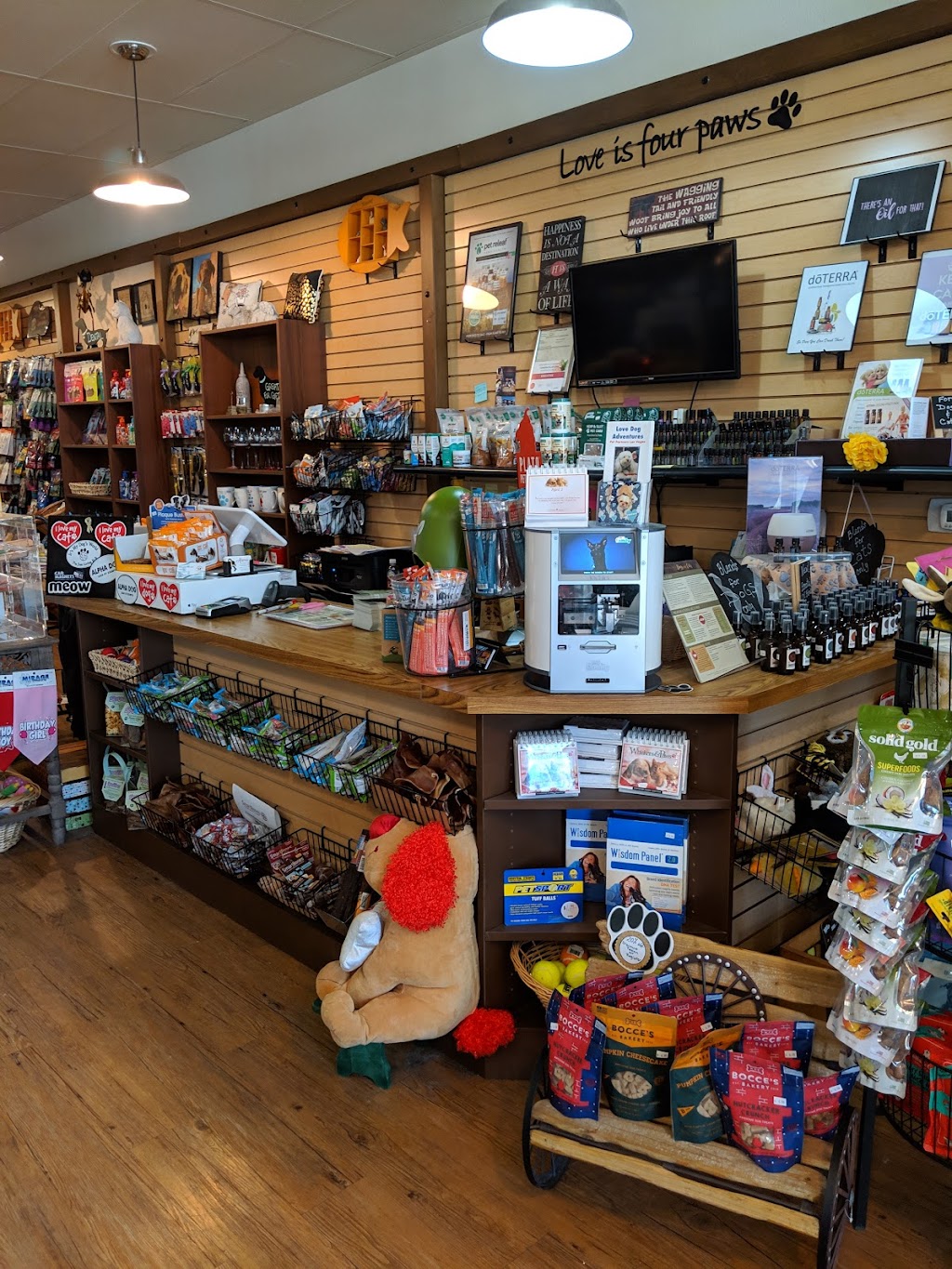 The Wagging Tail Pet Grocery & Supplies | 10170 W Tropicana Ave #157, Las Vegas, NV 89147, USA | Phone: (702) 247-7774