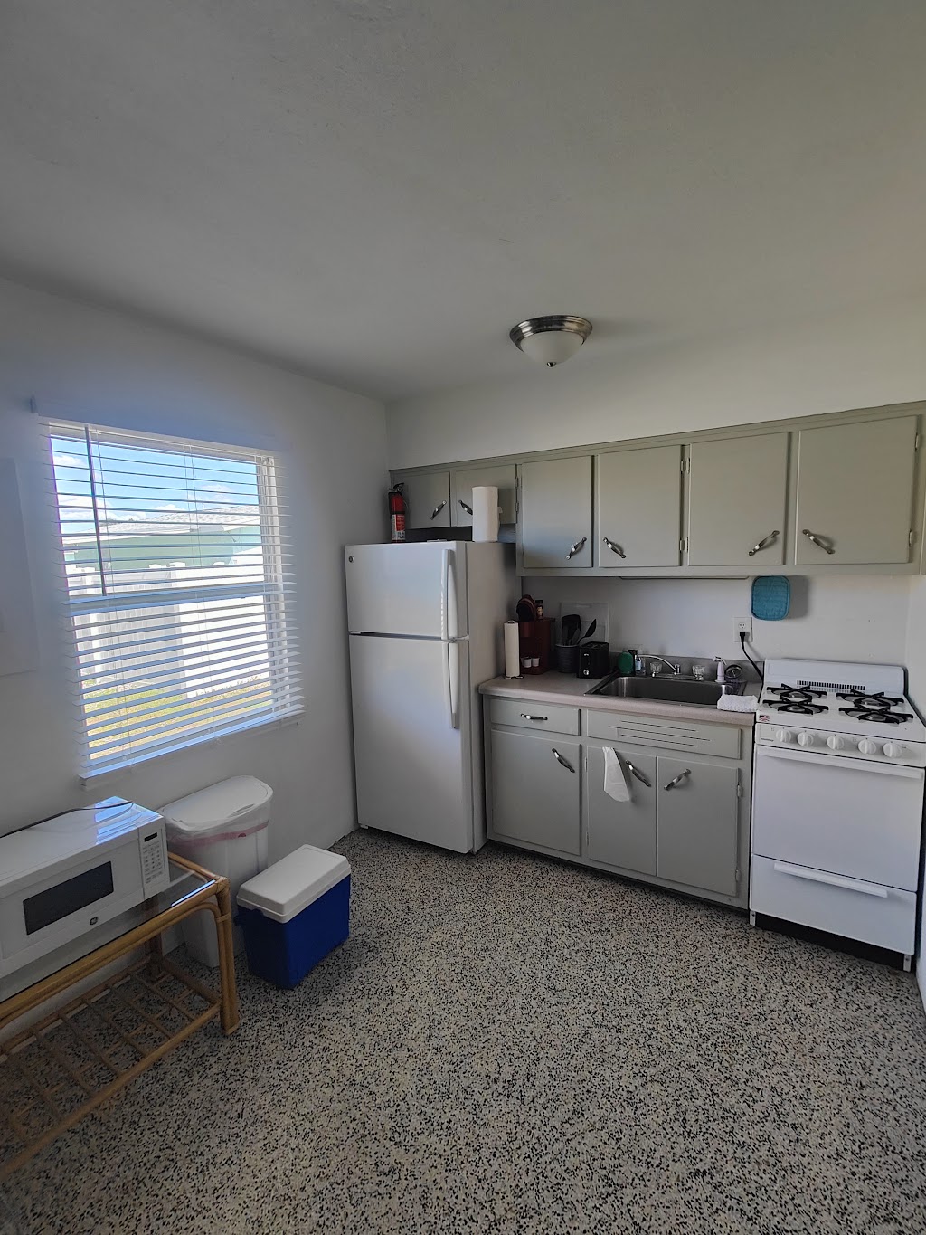 Casey Key Beach Condos | 910 Lindis Ln, Nokomis, FL 34275, USA | Phone: (941) 223-3428