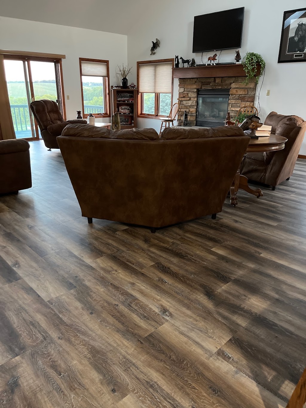 Floors For Less | 2602 1st Center Ave, Brodhead, WI 53520, USA | Phone: (608) 897-9595