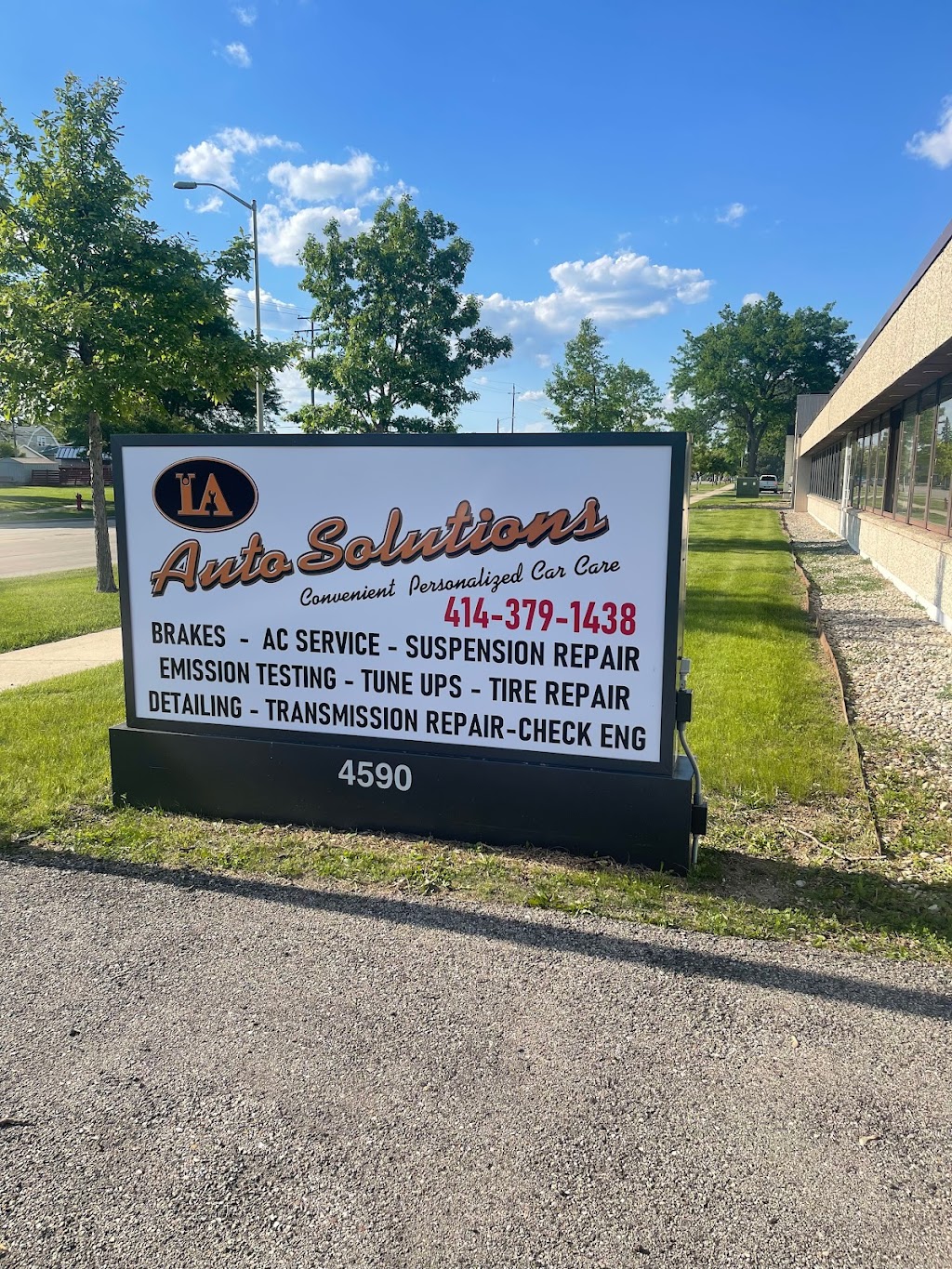 IA Auto Solutions | 4590 N 124th St, Wauwatosa, WI 53222, USA | Phone: (414) 379-1438