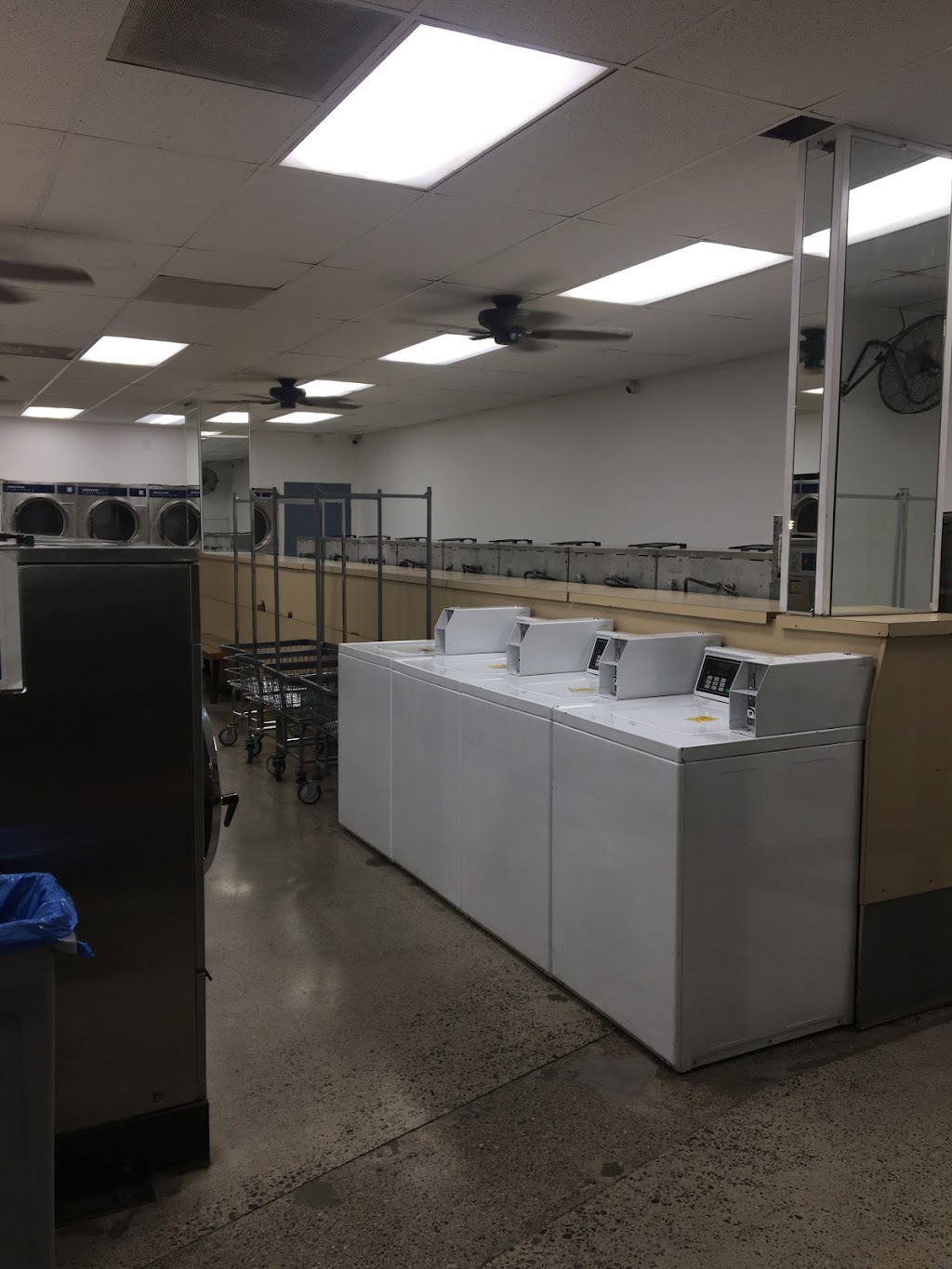 Orange Laundromat | 918 N Glassell St E, Orange, CA 92867, USA | Phone: (714) 883-0106