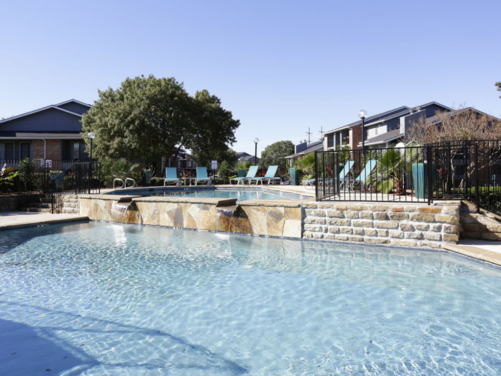 Water Ridge Apartments | 4600 W Pioneer Dr, Irving, TX 75061, USA | Phone: (833) 246-3144