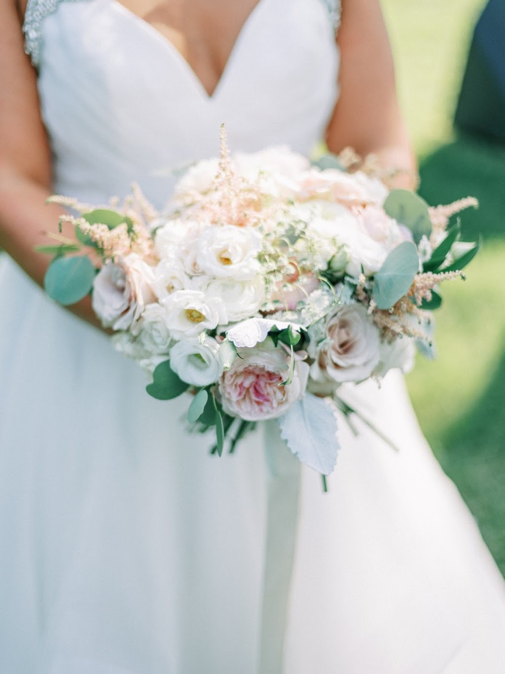 Ella Flora Weddings | 301 Superior St, Rossford, OH 43460, USA | Phone: (419) 340-9421