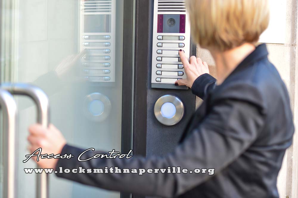 Locksmith Masters Naperville | 25 S Washington St # LL600, Naperville, IL 60540, United States | Phone: (630) 884-0052