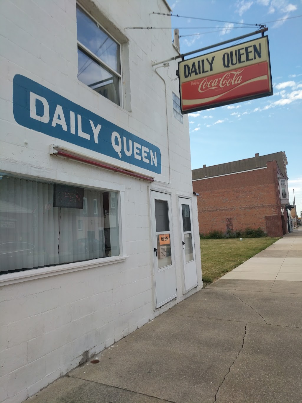 Daily Queen | 130 S Main St, North Baltimore, OH 45872, USA | Phone: (419) 257-2095