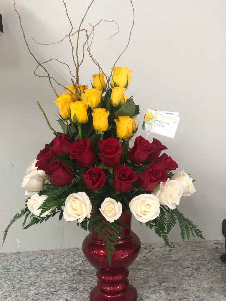 Dannys Flowers and Gifts - Livonia | 37132 Six Mile Rd, Livonia, MI 48152, USA | Phone: (734) 744-5044