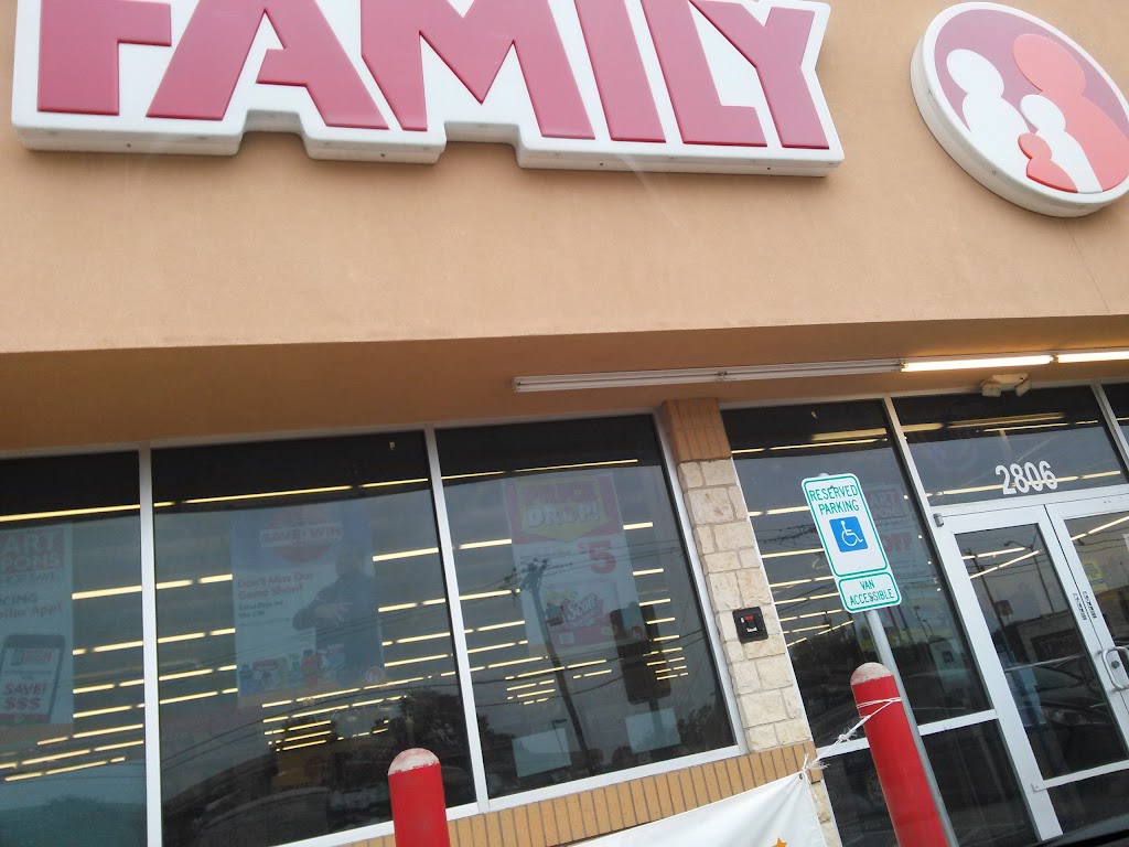 Family Dollar | 2806 NE Green Oaks Blvd, Grand Prairie, TX 75050, USA | Phone: (682) 375-2049