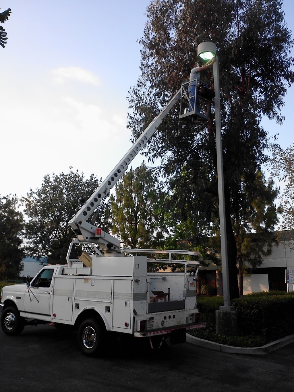 All Lights Electrical Service | 6160 Arlington Avenue #D-3-142, Riverside, CA 92504, USA | Phone: (951) 351-2020