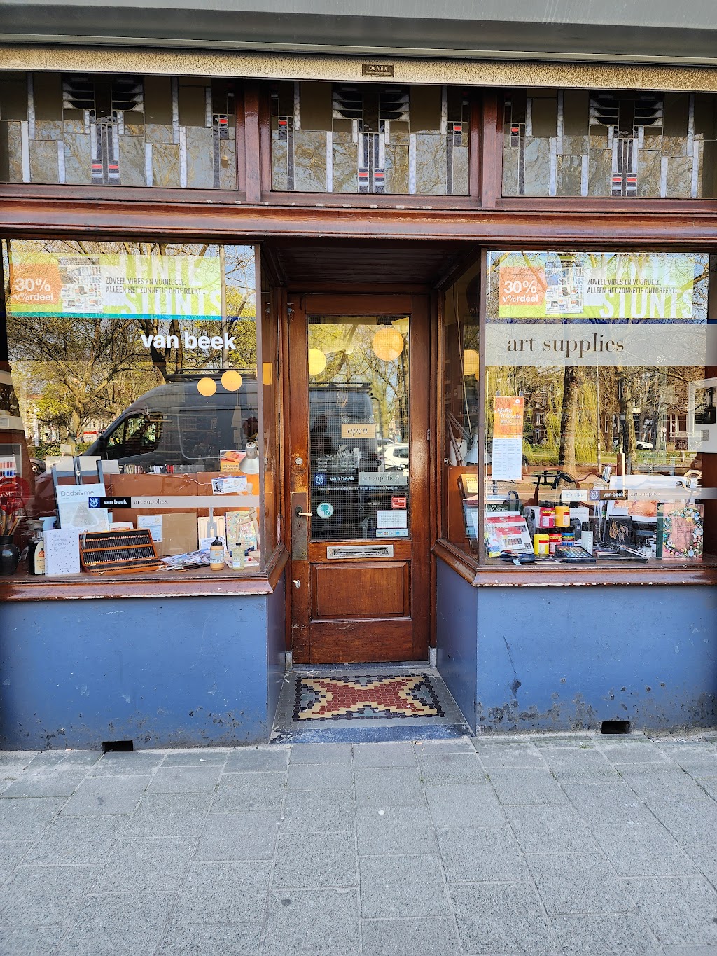 Van Beek Art Supplies | Stadhouderskade 63, 1072 AD Amsterdam, Netherlands | Phone: 020 662 1670