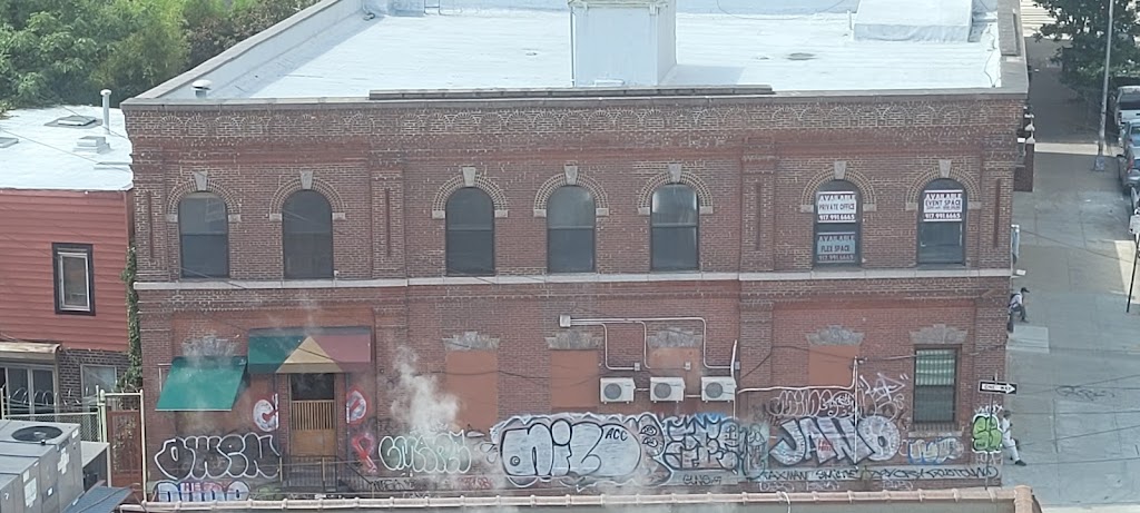 Danbro Studios | 260 Meserole St, Brooklyn, NY 11206, USA | Phone: (718) 273-9379