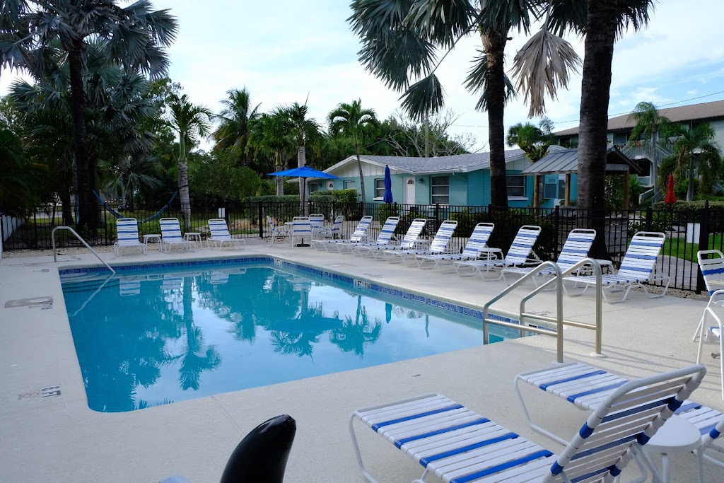 MI Happy Place Island Resort | 301 42nd St, Holmes Beach, FL 34217, USA | Phone: (941) 202-2298