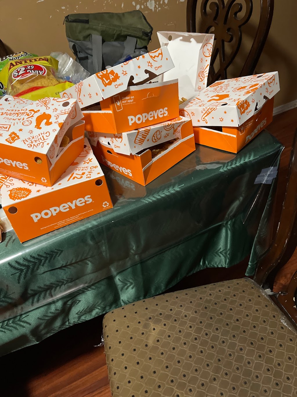 Popeyes Louisiana Kitchen | 6402 6th Ave, Tacoma, WA 98406, USA | Phone: (253) 565-0797