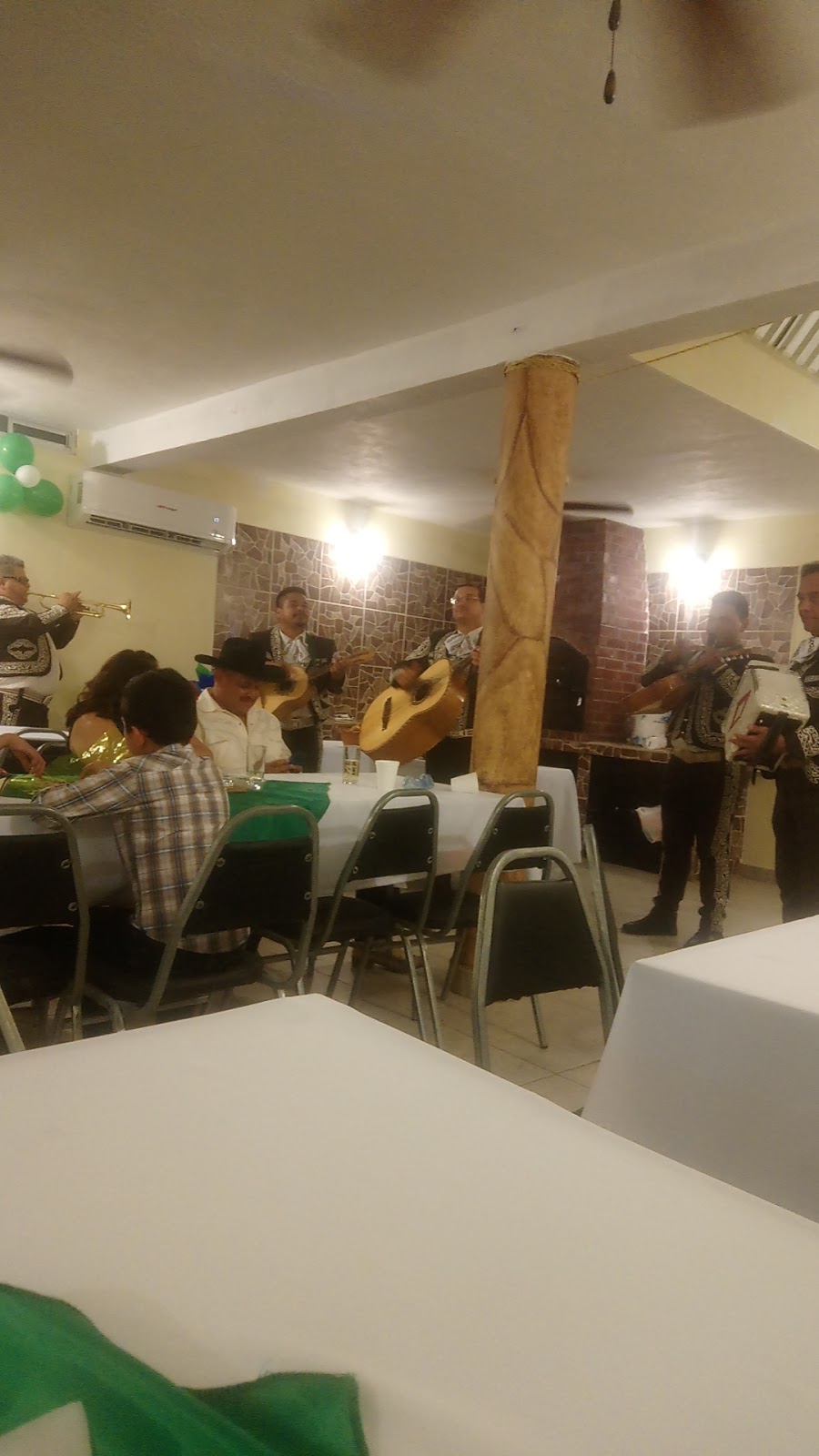 Salón De Fiestas "Los Gavilanes" | Morfeo 127, El Progreso, 88000 Nuevo Laredo, Tamps., Mexico | Phone: 867 102 1375