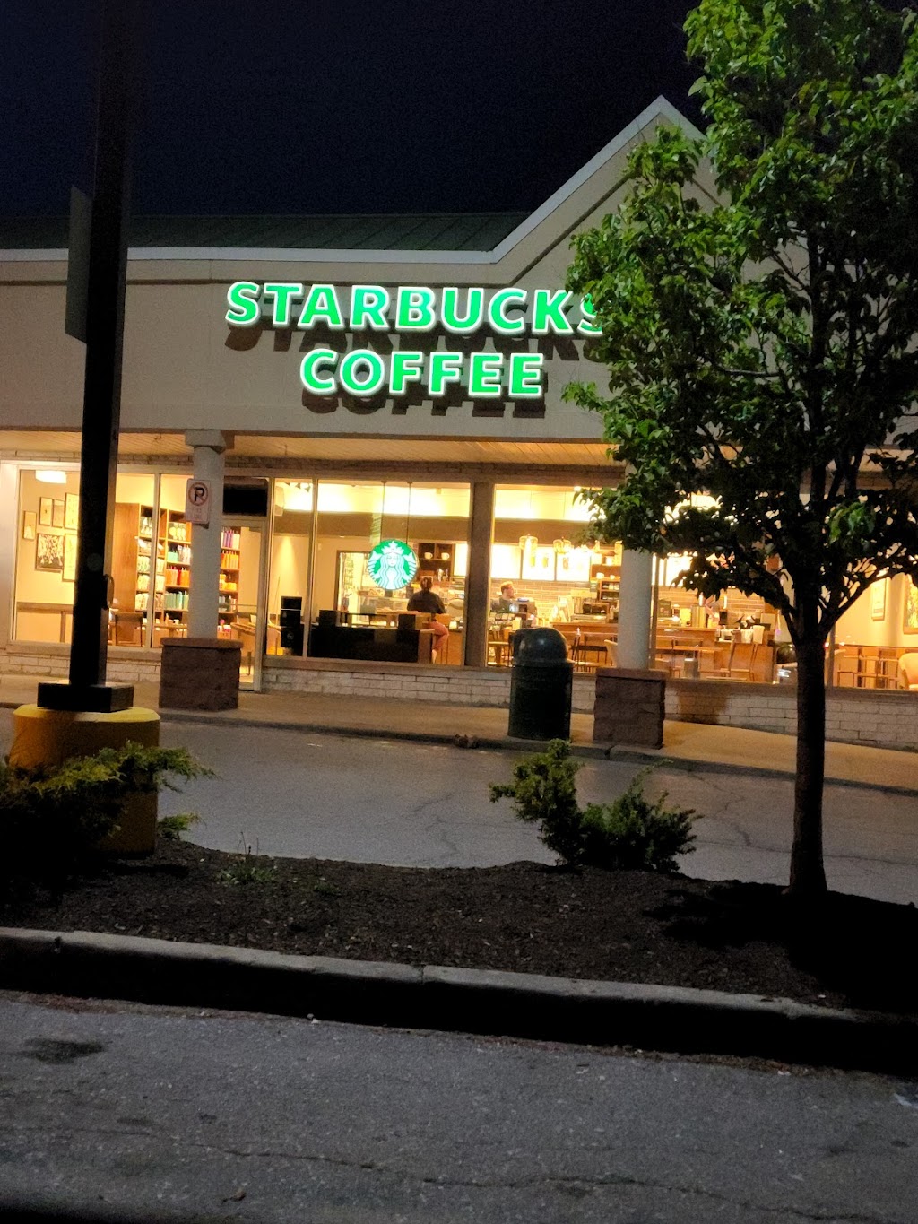 Starbucks | 1876 Stoneleigh Ave, Carmel Hamlet, NY 10512, USA | Phone: (845) 225-6900