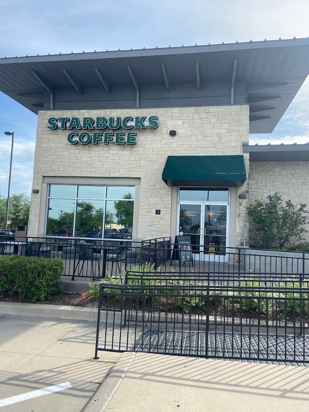 Starbucks | 1699 Laguna Dr, Rockwall, TX 75087, USA | Phone: (214) 771-0303