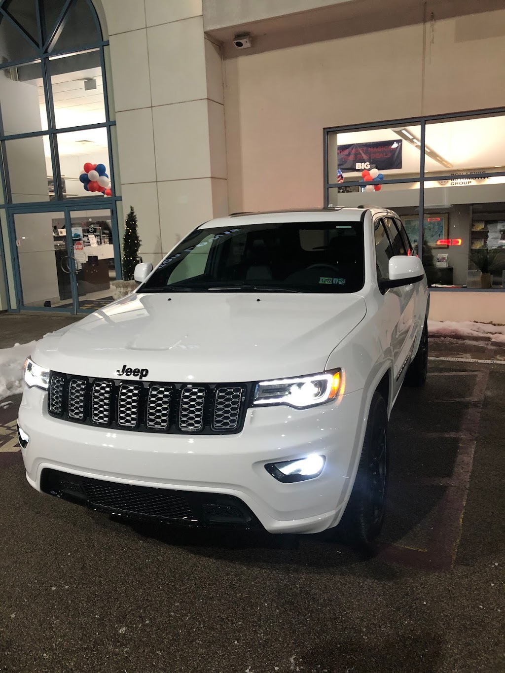 Ron Lewis Chrysler Dodge Jeep Ram Fiat Cranberry | 21145 Rte 19, Cranberry Twp, PA 16066, USA | Phone: (724) 452-4040