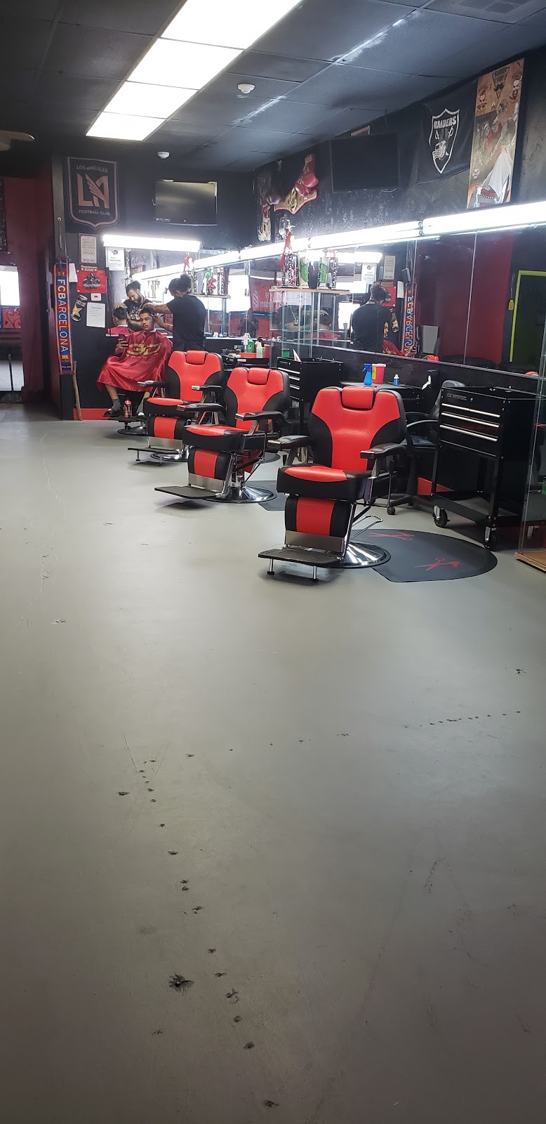 Panteras Barber Shop | 15188 Main St D, Hesperia, CA 92345, USA | Phone: (760) 998-2254