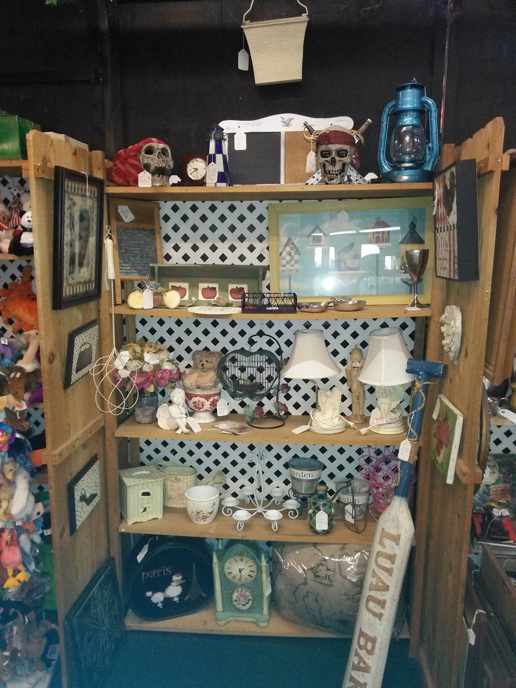 Rapstine’s Red Barn Antique Mall | 502 W 6th St, Beaumont, CA 92223, USA | Phone: (951) 769-5556