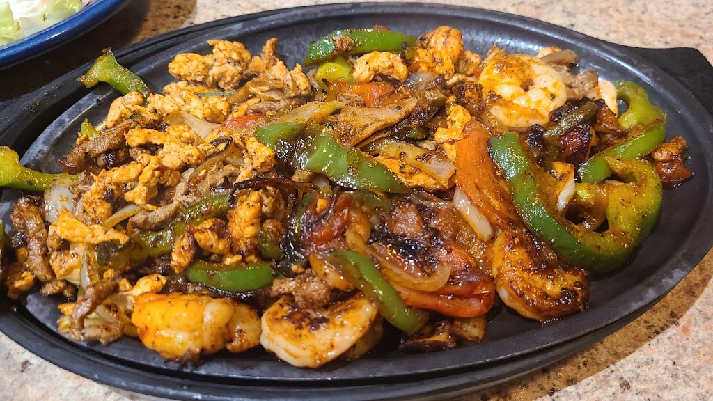 La Parrilla Mexican Grill Bridgeport | 1301 Bridgeport Way STE 113, Suffolk, VA 23435, USA | Phone: (757) 673-5122