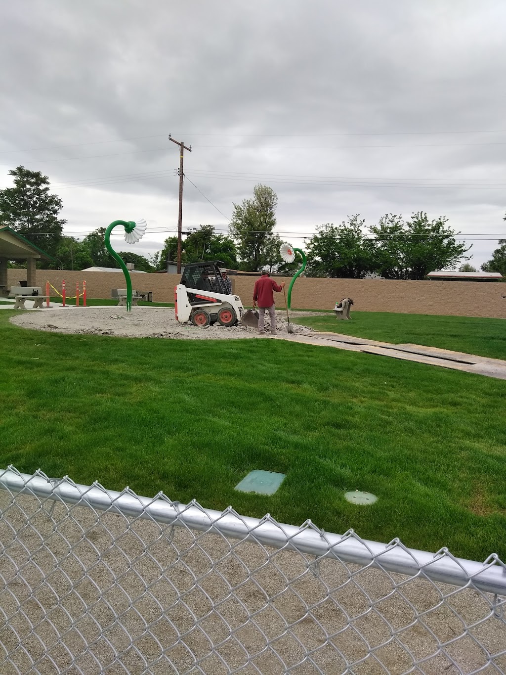 Home Garden Community Park | 11899 Shaw Pl, Hanford, CA 93230, USA | Phone: (559) 582-4503