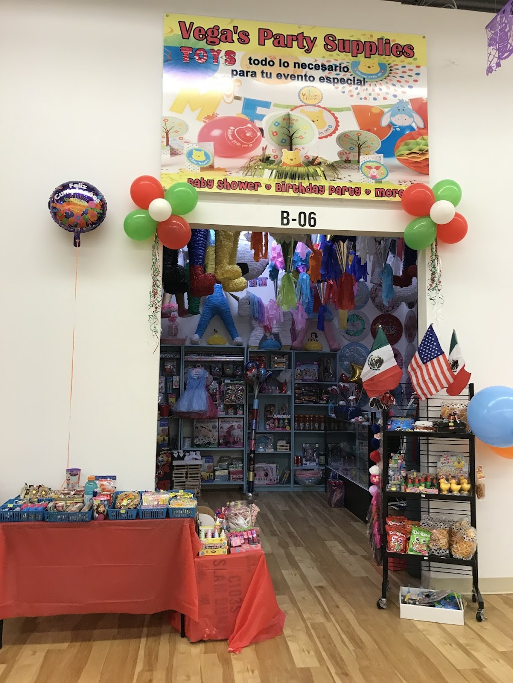 Vega’s party Supplies | 100 W Avenue D, Garland, TX 75040, USA | Phone: (214) 664-1493