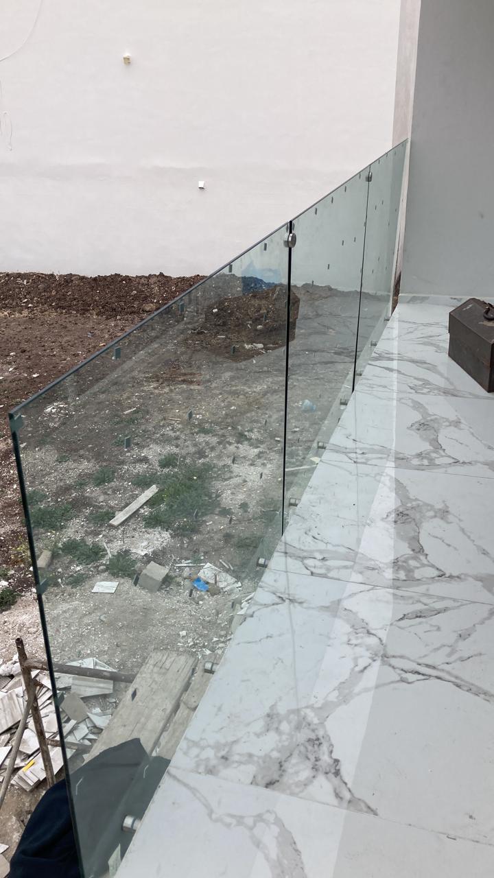 Vidriera La Mision Glass Shop | Felipe Crosthwaite, 22746 Santa Anita, B.C., Mexico | Phone: 646 596 0925