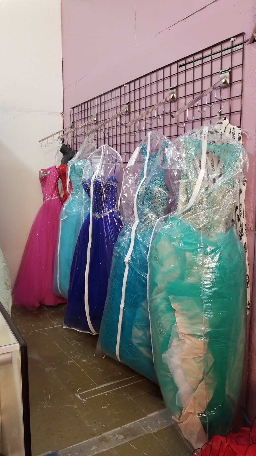 EJC Boutique (Quinceñera Dresses) | 11200 Harry Hines Blvd space # 3b, Dallas, TX 75229, USA | Phone: (214) 622-7873