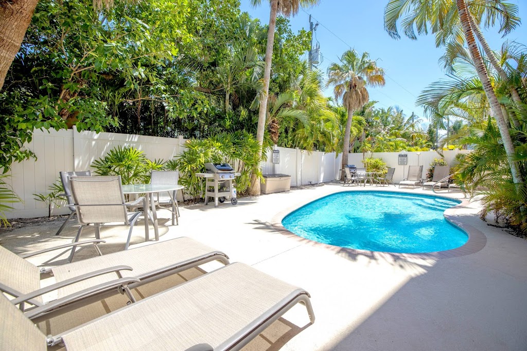 Gertrudes Siesta Village Vacation Rentals | 5225 Avenida Navarra UNIT 3, Siesta Key, FL 34242, USA | Phone: (917) 842-9081