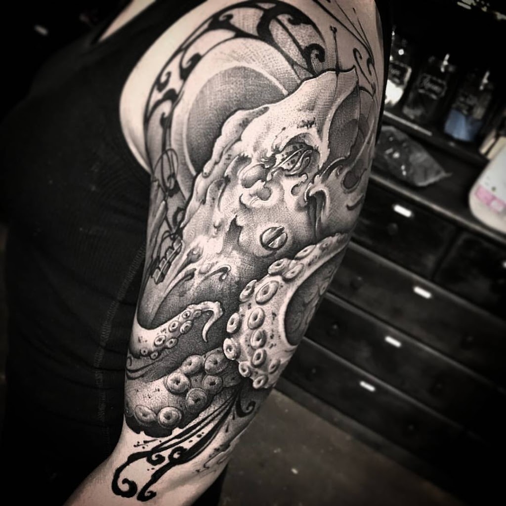 Yorick Tattoo | 358 Easley Rd, Smithville, TX 78957, USA | Phone: (702) 465-1446