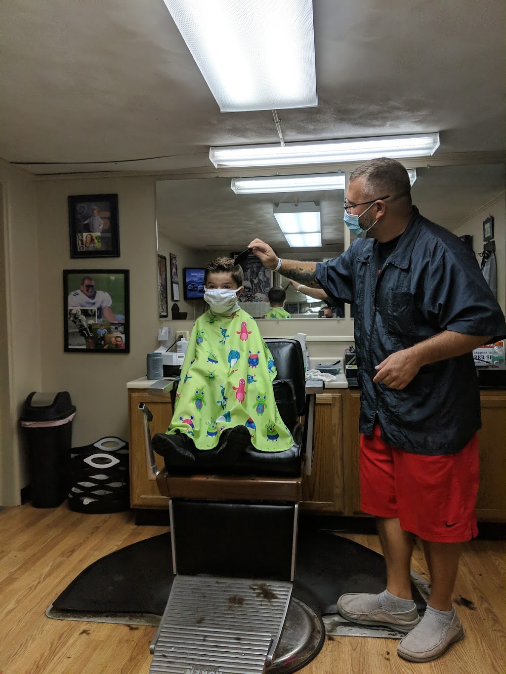 Chiefs Barber Shop | 315 S Chapel St, Louisville, OH 44641, USA | Phone: (330) 875-8669