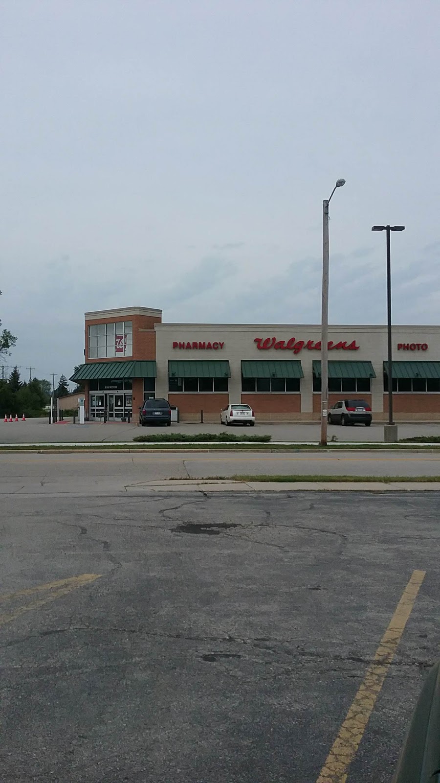 Walgreens | N168w21330 Main St, Jackson, WI 53037, USA | Phone: (262) 677-1702