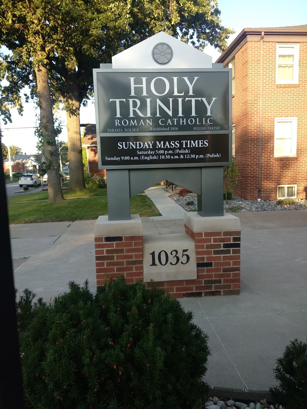 Holy Trinity Parish | 1035 Ellis St E, Windsor, ON N8X 2J2, Canada | Phone: (519) 253-5863