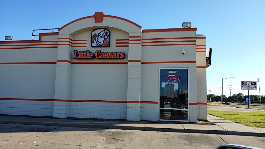 Little Caesars Pizza | 5000 S Broadway, Wichita, KS 67216, USA | Phone: (316) 831-1111