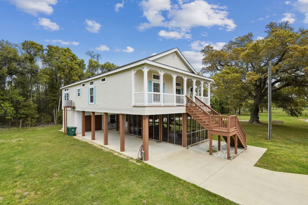 Shady Oaks Vacation Rentals | 113 Austin Ln, Bay St Louis, MS 39520, USA | Phone: (228) 234-1080