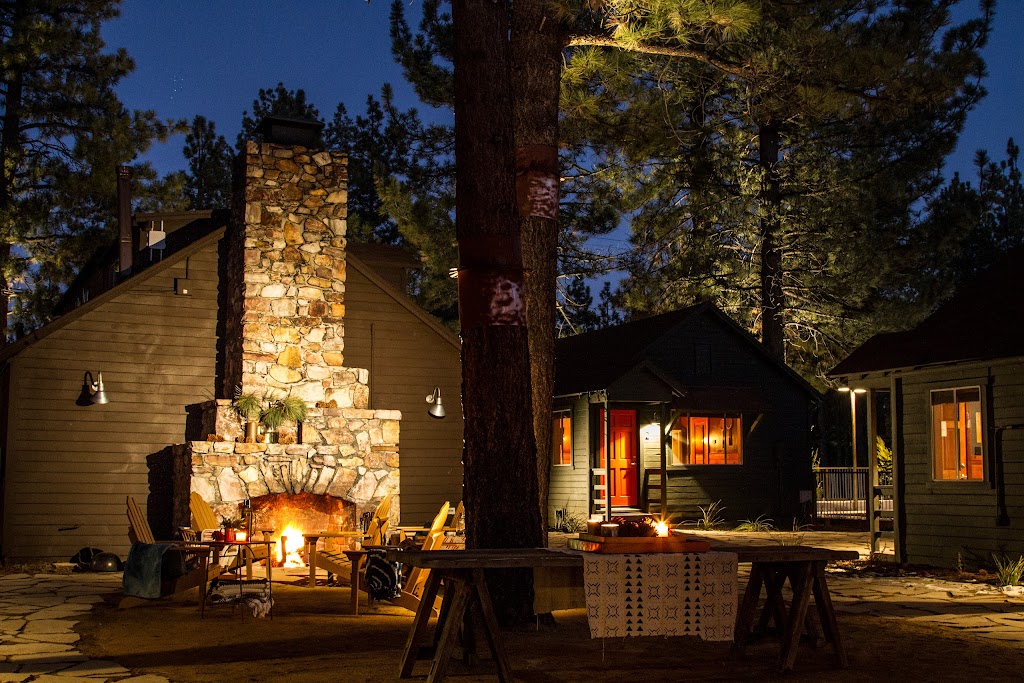 Noon Lodge | 214 Lagunita Ln, Big Bear Lake, CA 92315, USA | Phone: (909) 866-2526