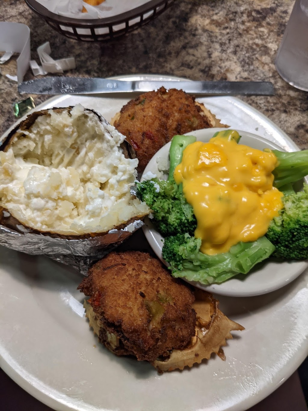 Hueys Restaurant & Oyster Bar | 7601 US-70, Mebane, NC 27302, USA | Phone: (919) 563-6731