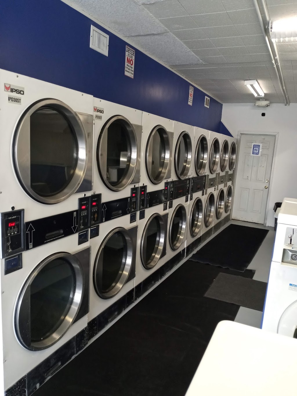 Claytons Laundry | 1196 Tallmadge Rd, Cuyahoga Falls, OH 44221, USA | Phone: (330) 983-9816