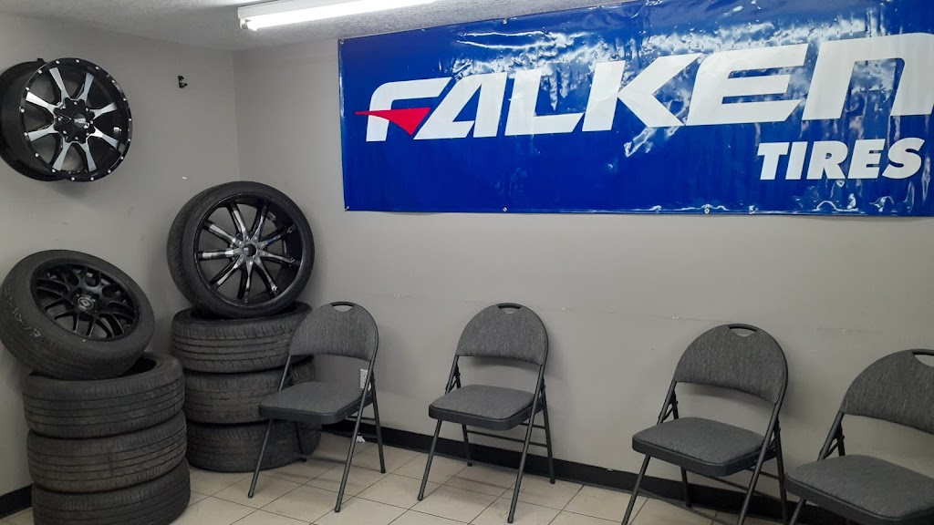 Xpress Tire | 18 Acker St E, St Paul, MN 55117, USA | Phone: (651) 528-6106