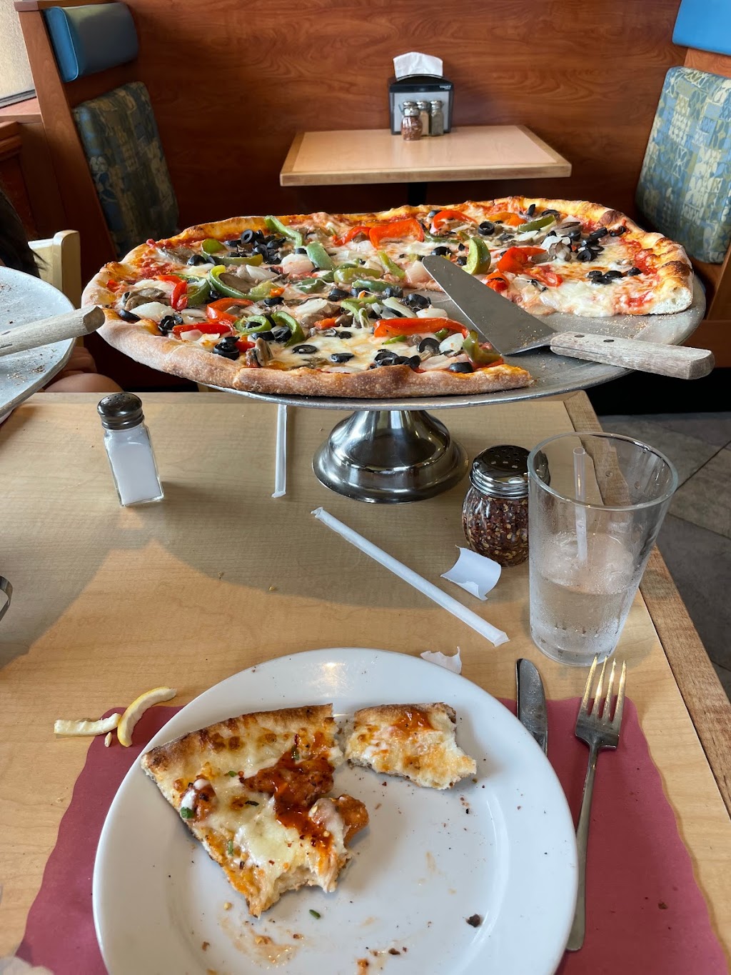 Ginos Pizzeria & Italian Restaurant | 187 N Long Beach Rd A, Rockville Centre, NY 11570, USA | Phone: (516) 766-4200