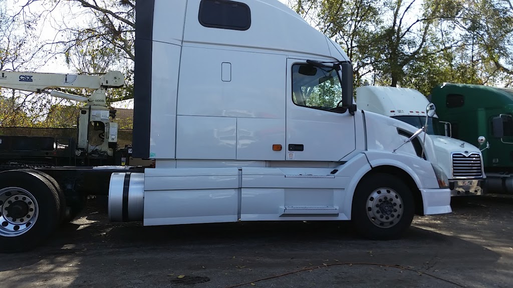 US 1 Truck Sales, LLC | 10126 New Kings Rd, Jacksonville, FL 32219, USA | Phone: (904) 545-1233