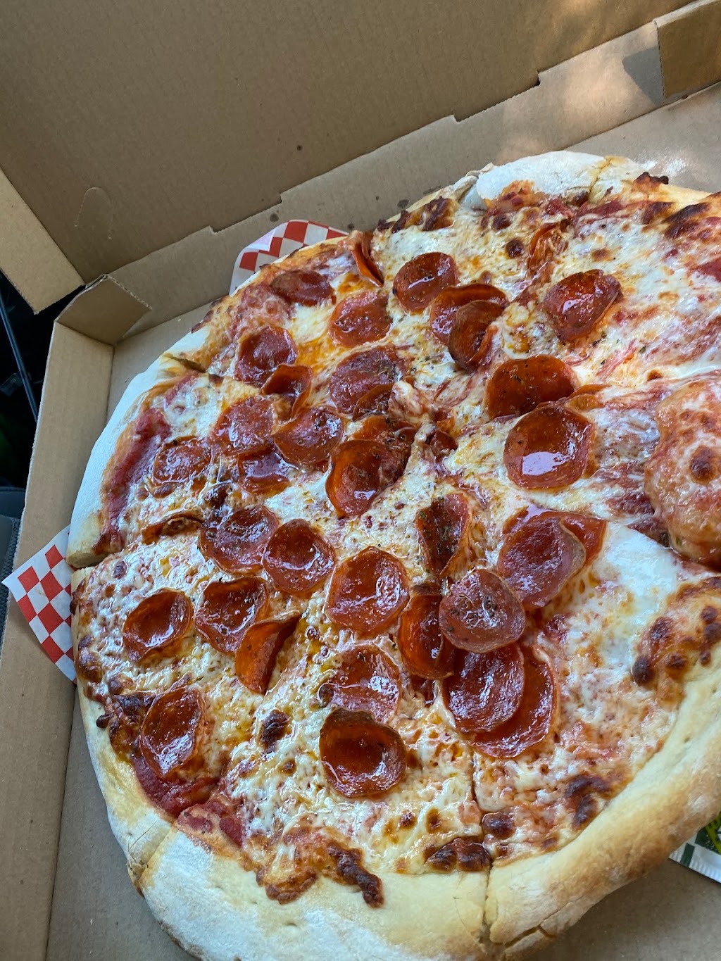 Dis Homemade Pizza | 211 W Lincoln St, New Braunfels, TX 78130, USA | Phone: (830) 608-0999