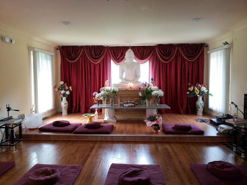 Great lakes buddhist vihara | 21491 Beech Rd, Southfield, MI 48033, USA | Phone: (248) 353-8155