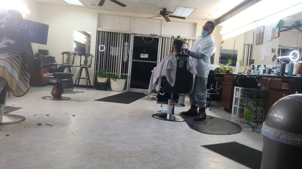 Lawsons Barber Shop | 9870 Springfield Pike, Cincinnati, OH 45215, USA | Phone: (513) 772-7976