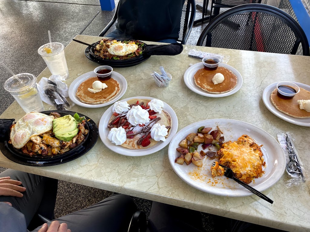 Mr. Ds Diner | 919 Foothill Blvd, La Verne, CA 91750, USA | Phone: (909) 593-0111