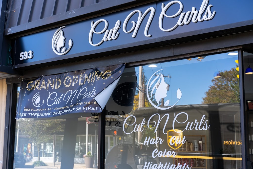 Cut N Curls Salon | 593 Plandome Rd, Manhasset, NY 11030, USA | Phone: (516) 544-6582