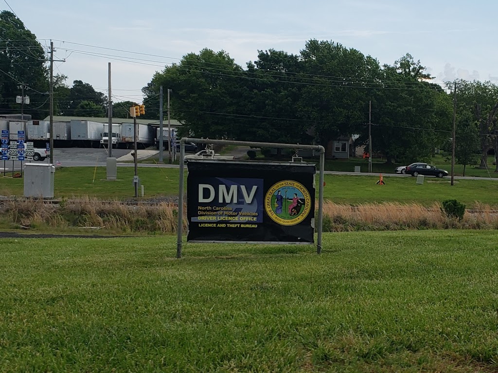 North Carolina DMV Drivers License Office | 2754 US Highway 220 Business South, Asheboro, NC 27205, USA | Phone: (336) 629-1949