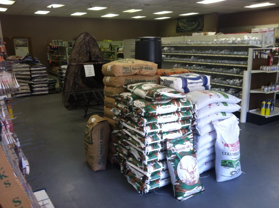 Livingston Hardware And Farm Supply | 14116 Florida Blvd, Livingston, LA 70754, USA | Phone: (225) 686-2310